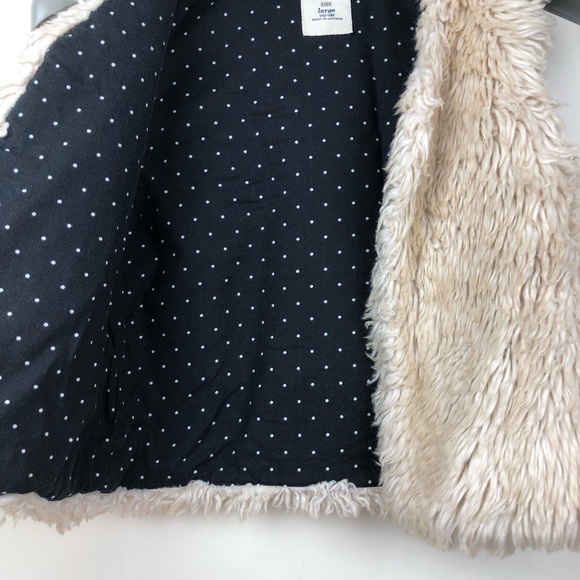 Old Navi high-pile warm Vest size 10-12 - Picture 6 of 7
